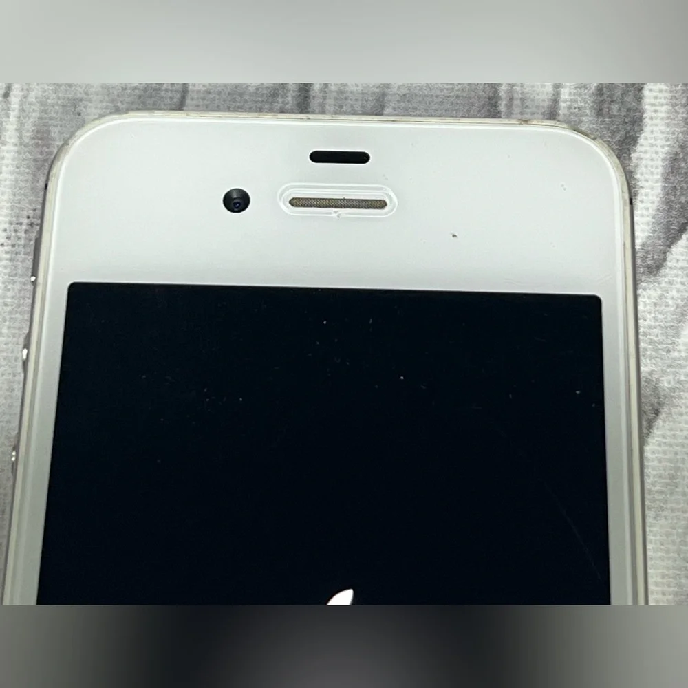 For Parts As-Is Apple iPhone 4s A1387 White Broken Screen And Back